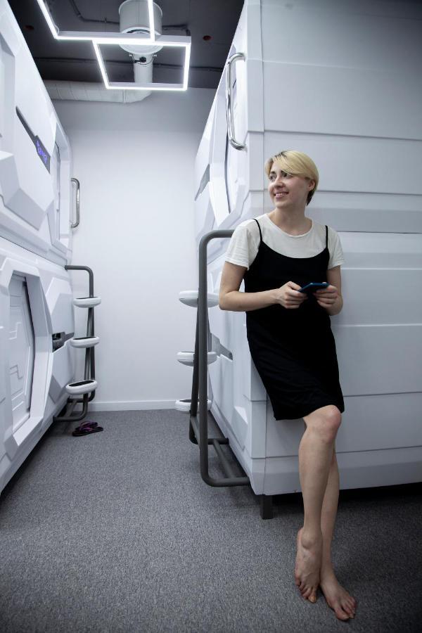 Av-1 Capsule Hotel キエフ エクステリア 写真
